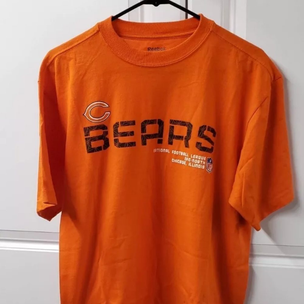 Chicago Bears Mens T-shirt Size: Medium Brand: Reebok NFL Football